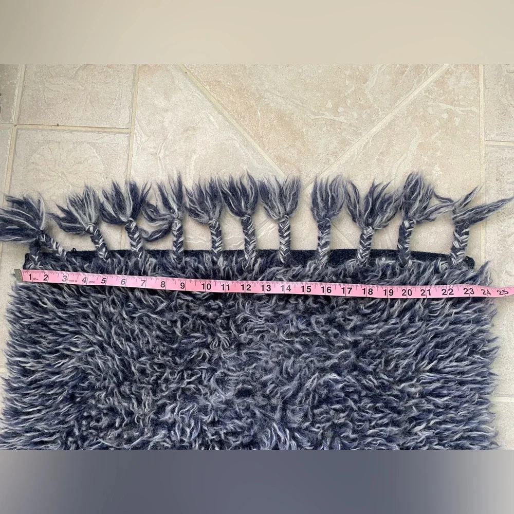 Anthropologie blue and white tassel wool shag rug bath mat 3X2
